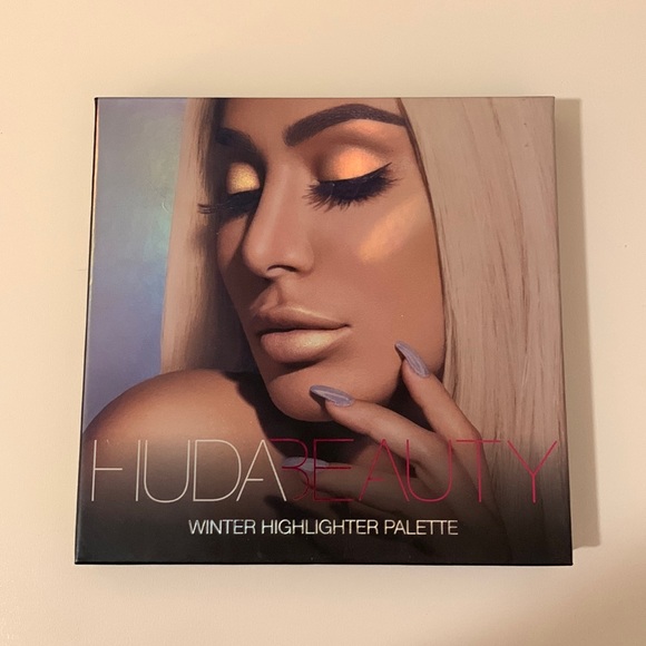 Huda Beauty Winter Highlight Palette - Picture 1 of 3